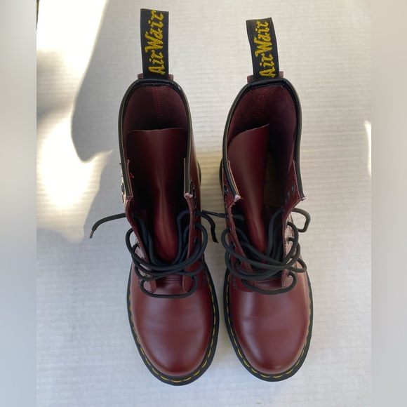 Dr Martens 1460 Smooth Leather Cherry Red size 42 mens 8 women's 9.5 - Picture 3 of 16
